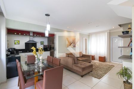 Sala de casa de condomínio à venda com 3 quartos, 140m² em Vila Bourbon (sousas), Campinas