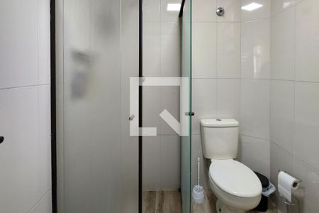 Banheiro de kitnet/studio para alugar com 1 quarto, 44m² em Canto do Forte, Praia Grande