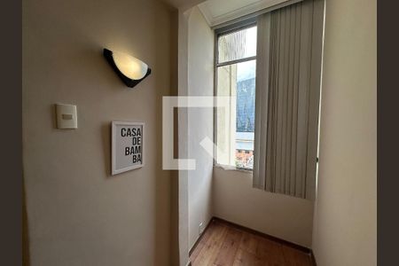 Corredor de apartamento à venda com 2 quartos, 53m² em Saúde, Rio de Janeiro