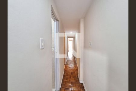 Corredor de apartamento para alugar com 3 quartos, 90m² em Laranjeiras, Rio de Janeiro