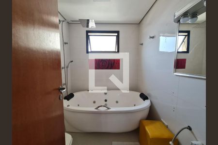 Apartamento para alugar com 150m², 4 quartos e 3 vagas Apartamento para alugar com 150m², 4 quartos e 3 vagasBanheiro da Suíte