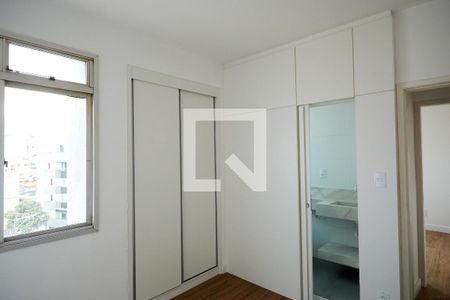 Quarto de apartamento à venda com 3 quartos, 80m² em Floresta, Belo Horizonte