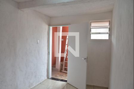 Sala de casa para alugar com 2 quartos, 50m² em Vila Santo Alberto, Santo André