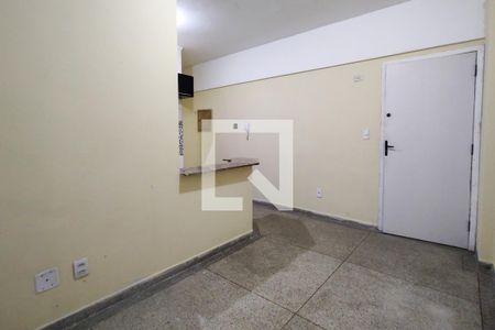 Sala de apartamento para alugar com 1 quarto, 38m² em Boqueirão, Praia Grande