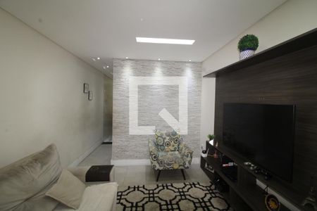 Sala de casa à venda com 4 quartos, 150m² em Vila Carbone, São Paulo