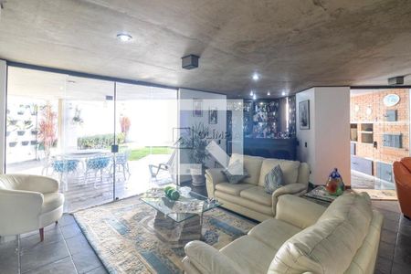 Casa à venda com 5 quartos, 550m² em Alto de Pinheiros, São Paulo