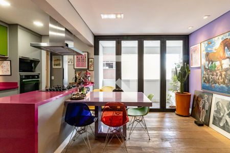 Sala de apartamento à venda com 2 quartos, 74m² em Moema, São Paulo