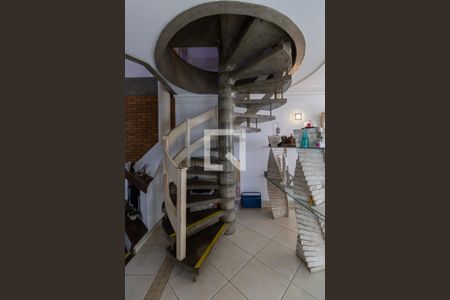 Escada de casa à venda com 3 quartos, 370m² em Vila Granada, São Paulo