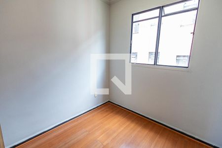 Quarto 2 de apartamento para alugar com 2 quartos, 47m² em Serrano, Belo Horizonte