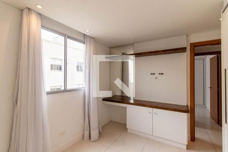 Quarto 1 de apartamento para alugar com 2 quartos, 46m² em Fanny, Curitiba