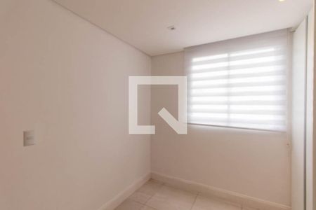 Quarto 2 de apartamento para alugar com 2 quartos, 46m² em Fanny, Curitiba