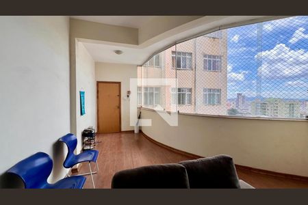 sala  de apartamento à venda com 2 quartos, 80m² em Santa Efigênia, Belo Horizonte