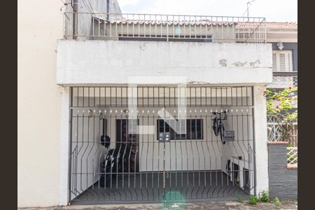 Casa à venda com 120m², 3 quartos e 2 vagas Casa à venda com 120m², 3 quartos e 2 vagasFachada