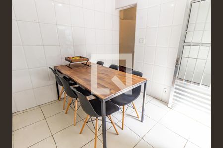 Casa à venda com 120m², 3 quartos e 2 vagas Casa à venda com 120m², 3 quartos e 2 vagasCozinha