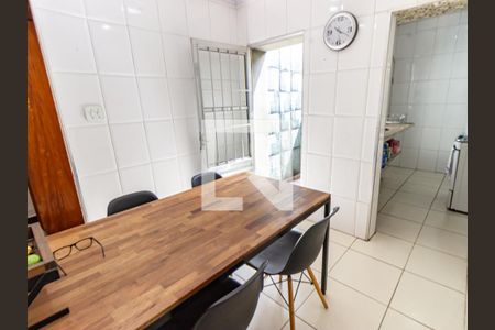 Casa à venda com 120m², 3 quartos e 2 vagas Casa à venda com 120m², 3 quartos e 2 vagasCozinha