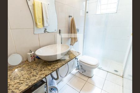 Casa à venda com 120m², 3 quartos e 2 vagas Casa à venda com 120m², 3 quartos e 2 vagasBanheiro