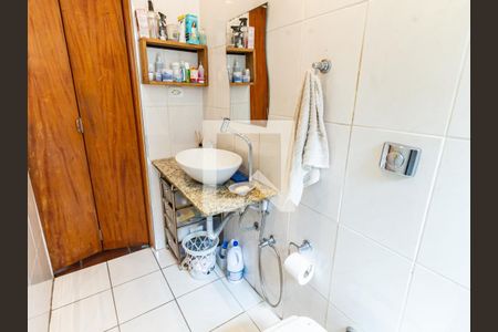 Casa à venda com 120m², 3 quartos e 2 vagas Casa à venda com 120m², 3 quartos e 2 vagasBanheiro