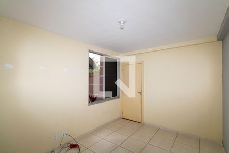 Sala de apartamento para alugar com 2 quartos, 43m² em Cosmos, Rio de Janeiro