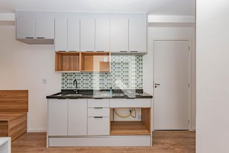 Sala e cozinha de apartamento para alugar com 2 quartos, 31m² em Ipiranga, São Paulo