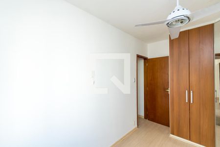 Quarto 1 de apartamento para alugar com 2 quartos, 45m² em Irajá, Rio de Janeiro