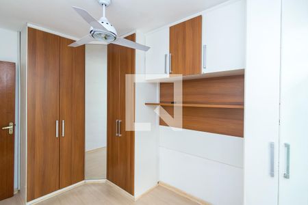 Quarto 1 - Armários de apartamento para alugar com 2 quartos, 45m² em Irajá, Rio de Janeiro