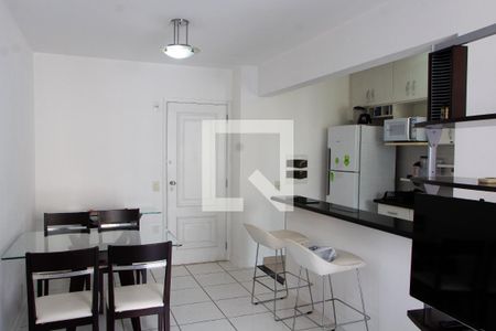 SALA de apartamento para alugar com 2 quartos, 50m² em Cambuí, Campinas