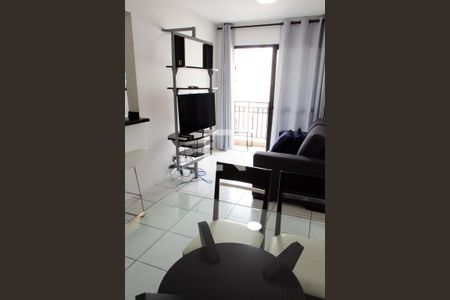 SALA de apartamento para alugar com 2 quartos, 50m² em Cambuí, Campinas