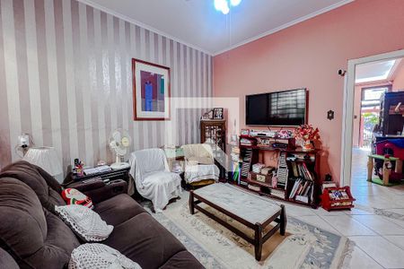 Sala de TV de casa à venda com 4 quartos, 120m² em Cambuci, São Paulo