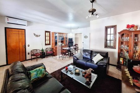 Sala 1 de casa à venda com 5 quartos, 250m² em Maravista, Niterói