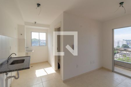 Sala de apartamento para alugar com 2 quartos, 38m² em Vila Carmosina, São Paulo