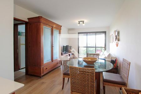 Sala de apartamento à venda com 1 quarto, 74m² em Barra da Tijuca, Rio de Janeiro