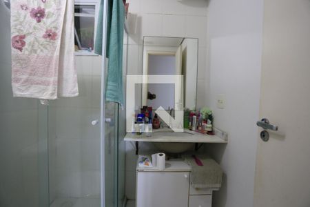 Banheiro de apartamento à venda com 3 quartos, 57m² em Vila Butantã, São Paulo