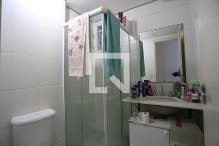 Banheiro de apartamento à venda com 3 quartos, 57m² em Vila Butantã, São Paulo