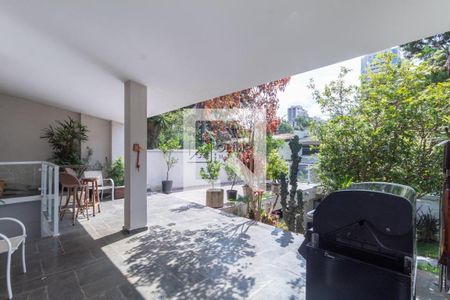 Casa à venda com 3 quartos, 220m² em Campo Belo, São Paulo