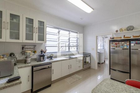 Apartamento à venda com 3 quartos, 180m² em Cerqueira César, São Paulo