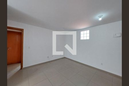 Sala de casa à venda com 2 quartos, 90m² em Jardim Luanda, São Paulo