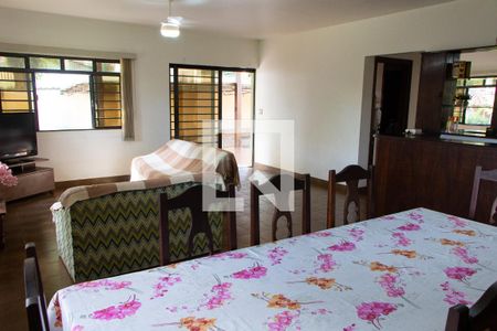SALA de casa à venda com 4 quartos, 778m² em Conjunto Habitacional Vila Santana (sousas), Campinas