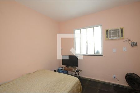 Quarto 1 de casa para alugar com 2 quartos, 80m² em Marechal Hermes, Rio de Janeiro