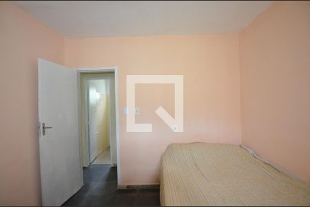 Quarto 1 de casa para alugar com 2 quartos, 80m² em Marechal Hermes, Rio de Janeiro