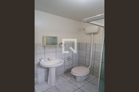 Banheiro de kitnet/studio para alugar com 2 quartos, 50m² em Capoeiras, Florianópolis