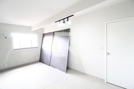 Sala/Quarto/Cozinha de kitnet/studio para alugar com 1 quarto, 33m² em Umuarama, Uberlândia