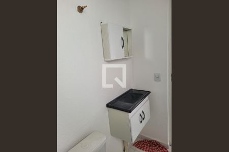 Banheiro de kitnet/studio para alugar com 1 quarto, 46m² em Vila Metalúrgica, Santo André