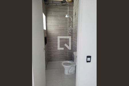 Banheiro de kitnet/studio para alugar com 1 quarto, 46m² em Vila Metalúrgica, Santo André