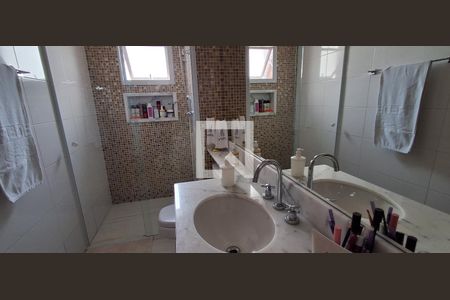 Apartamento para alugar com 160m², 3 quartos e 4 vagas Apartamento para alugar com 160m², 3 quartos e 4 vagasBanheiro Suíte 2