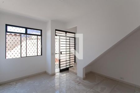 Sala de casa à venda com 2 quartos, 70m² em Santa Monica, Belo Horizonte