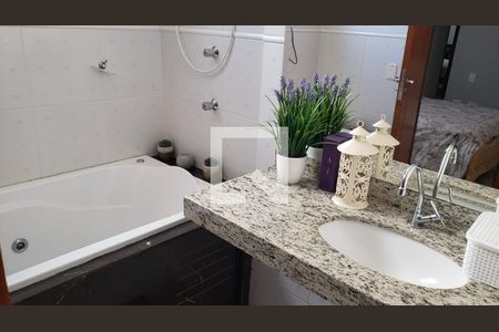 Banheiro  de apartamento à venda com 3 quartos, 100m² em Gutierrez, Belo Horizonte