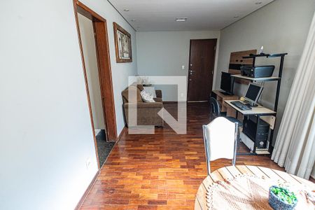 Sala de apartamento à venda com 2 quartos, 77m² em Padre Eustáquio, Belo Horizonte