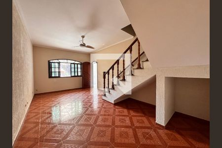 Sala de casa para alugar com 4 quartos, 240m² em Parque Gerassi, Santo André