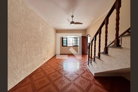 Sala de casa para alugar com 4 quartos, 240m² em Parque Gerassi, Santo André