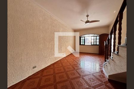 Sala de casa para alugar com 4 quartos, 240m² em Parque Gerassi, Santo André